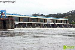 Panorâmica da barragem em descarga, por Diogo Domingos