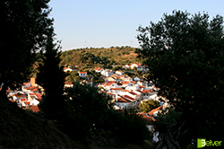 Vista da vila a partir da escadaria do castelo, por Pedro Raposeira